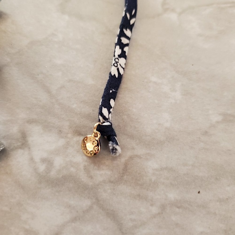 🦄 J.Crew Cuts Silver Glitter Unicorn Chamrs Stars Ball Fabric Tie Necklace 🦄 - Picture 8 of 9